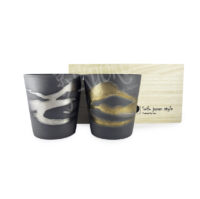 10-982: 2 Teecups in der Holzbox, ø = 9 cm; H = 9,3 cm